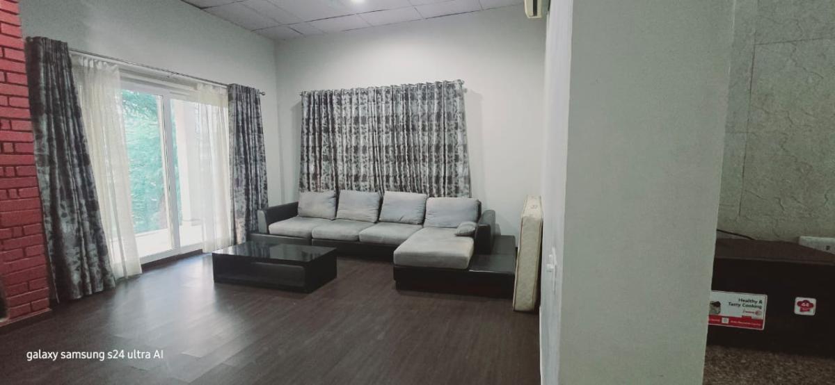 Property image thumbnail 1